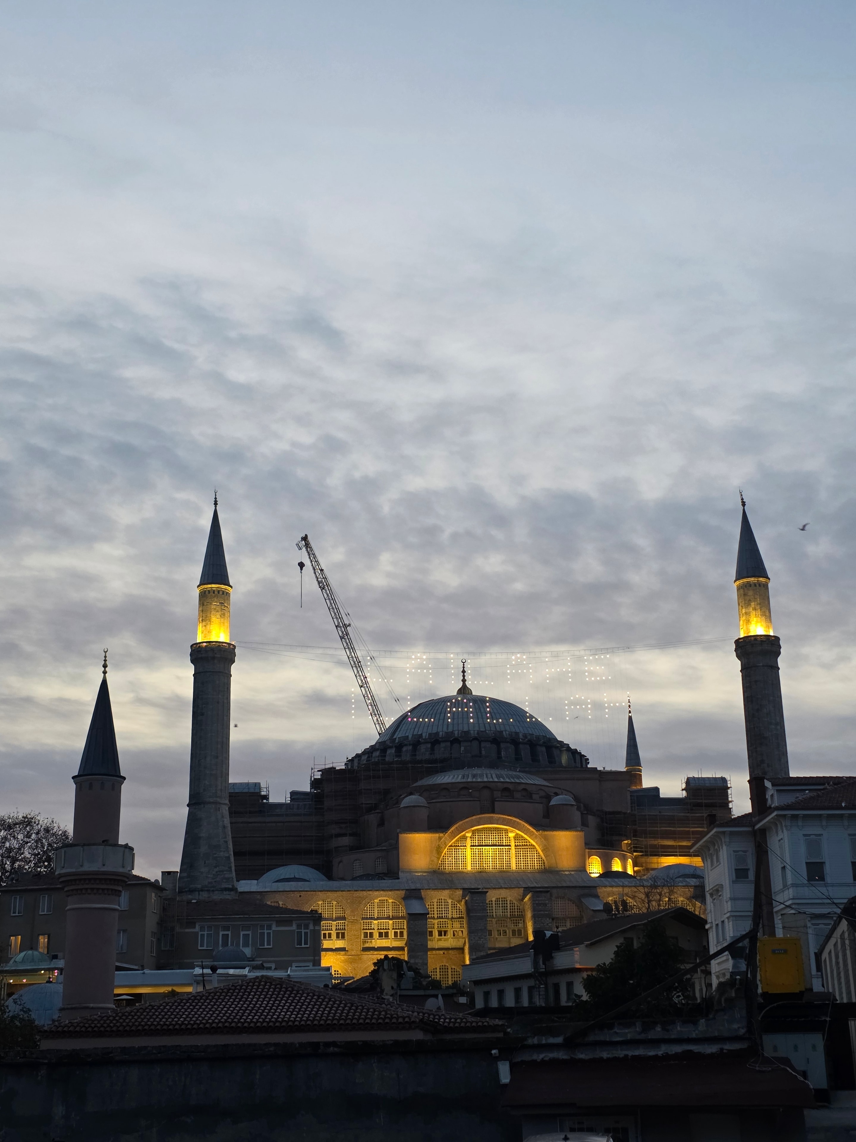 Istanbul travel moment photographed by Metin Koca